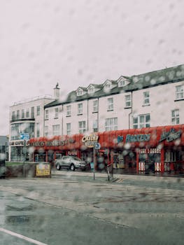 Unibet Suomi harrastaa kekseliästä sponsorointia suomalaisjulkkiksilla