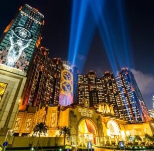 Unibet Suomi harrastaa kekseliästä sponsorointia suomalaisjulkkiksilla