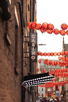 Unibet Suomi harrastaa kekseliästä sponsorointia suomalaisjulkkiksilla