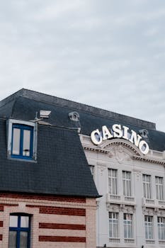 Tervetuloa Suomen huippuluokan nettikasinokokemukseen: pyöräytä ja voita kanssamme!